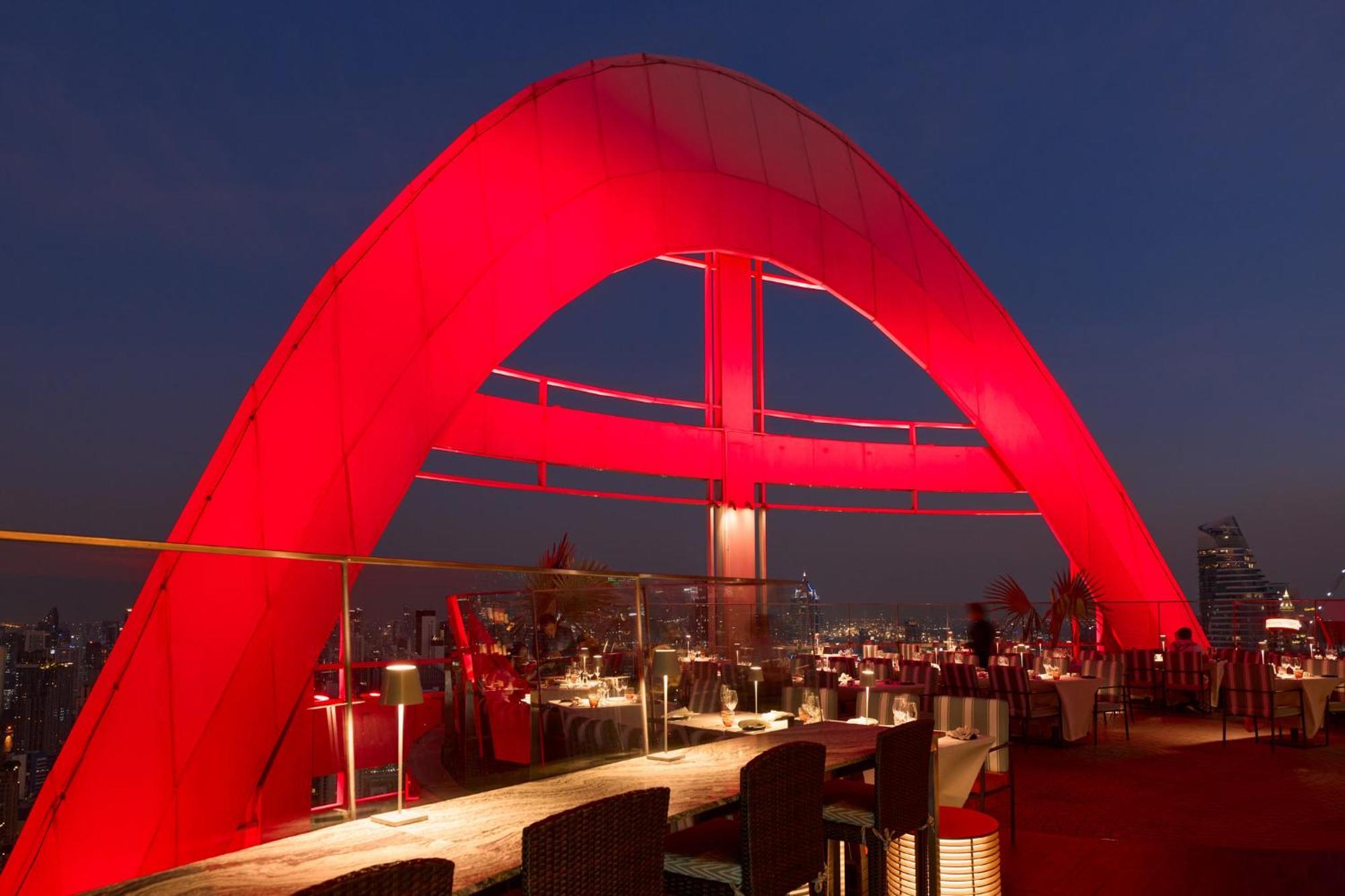 Centara Grand At Centralworld Bangkok Esterno foto The Red Sky Bar