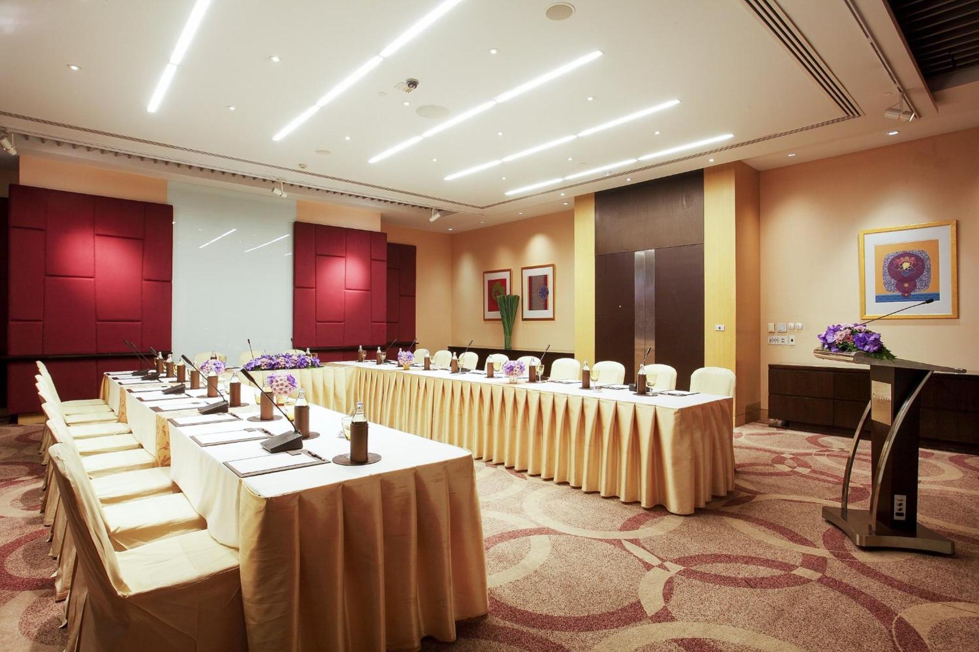 Centara Grand At Centralworld Bangkok Esterno foto Meeting room