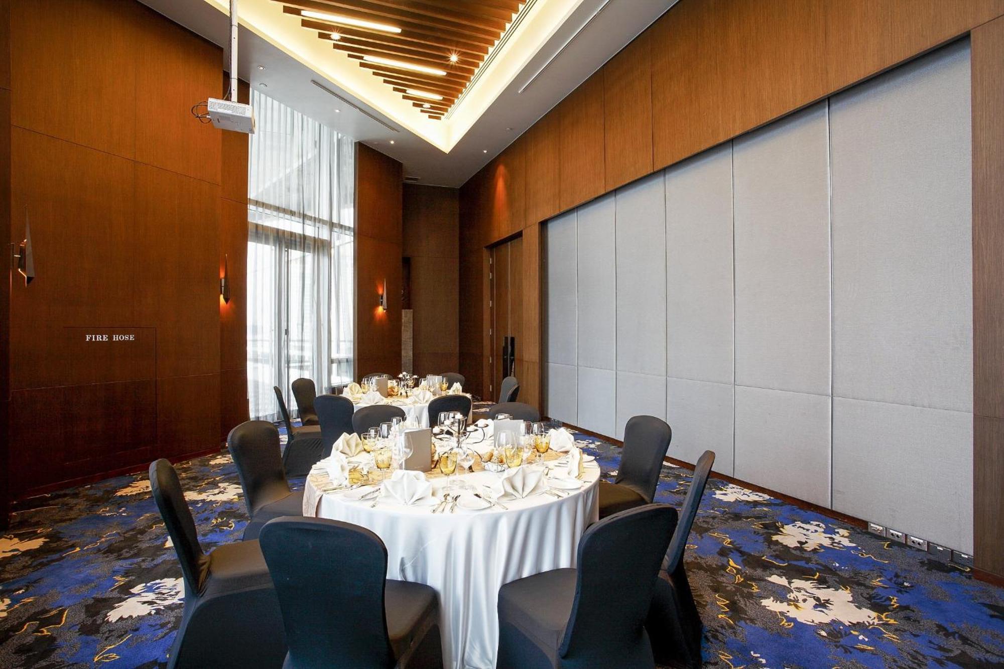 Centara Grand At Centralworld Bangkok Esterno foto A banquet hall