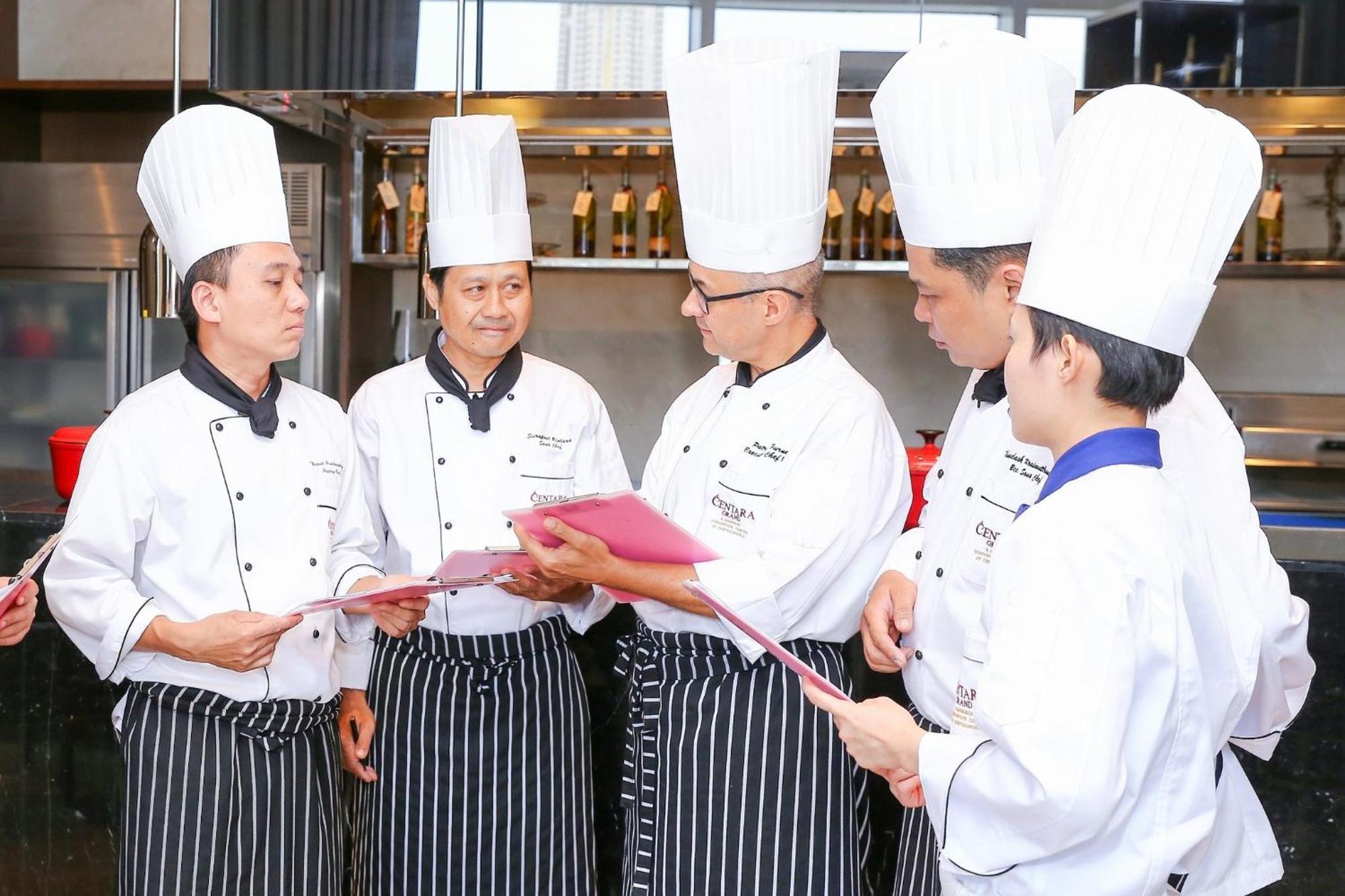Centara Grand At Centralworld Bangkok Esterno foto Culinary school in Malaysia