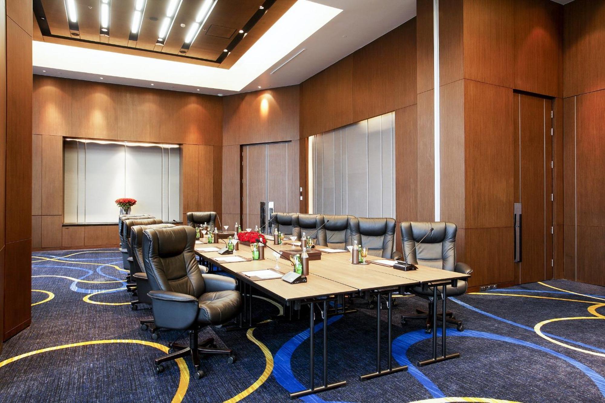 Centara Grand At Centralworld Bangkok Esterno foto Meeting room