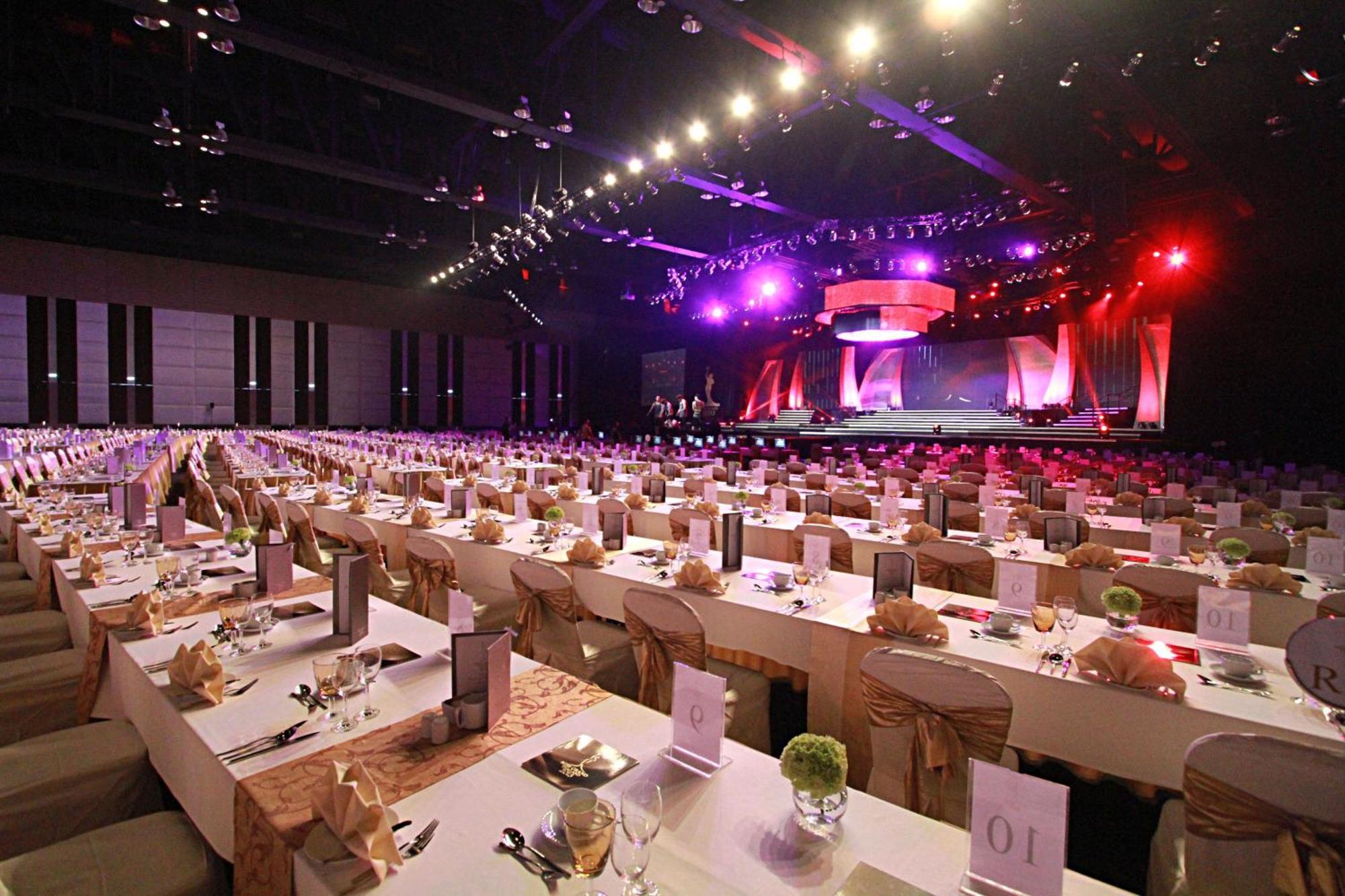 Centara Grand At Centralworld Bangkok Esterno foto The 2011 Asia Awards
